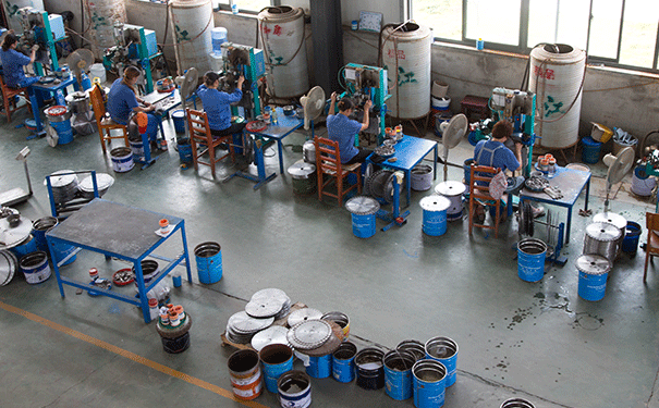 焊接金剛石鋸片的特點(diǎn)及分類(lèi)你知道有那些嗎？