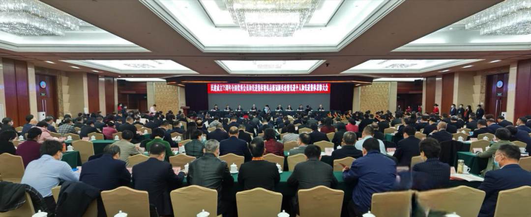 昌利公司龍其準(zhǔn)董事長獲民建中央表彰，授予“全國優(yōu)秀會(huì)員”榮譽(yù)稱號(hào)