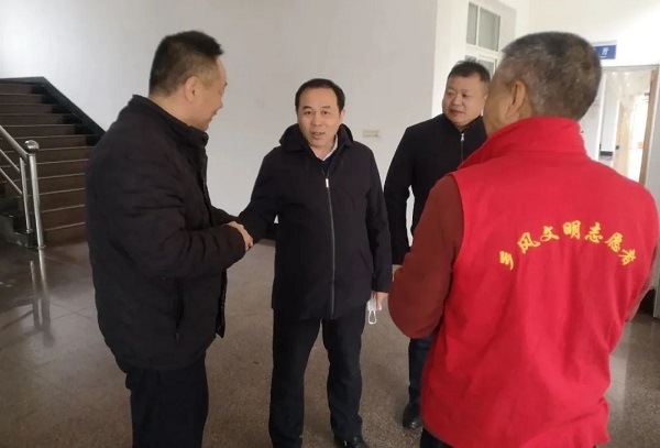 省人大代表教科文衛(wèi)委員會領(lǐng)導(dǎo)喻立平主任蒞臨昌利金剛石工具公司參觀指導(dǎo)工作 省人大代表教科文衛(wèi)委員會領(lǐng)導(dǎo)喻立平主任蒞臨昌利金剛石工具公司參觀指導(dǎo)工作