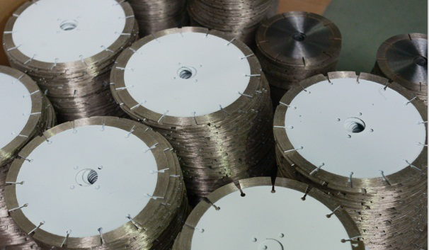 用什么方法可以提高石材鋸片的鋒利度呢？