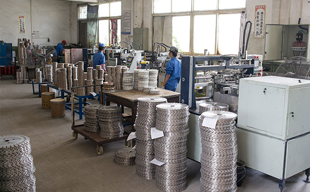 我國生產(chǎn)金剛石鋸片基體的主要原料有哪些？區(qū)別在哪？